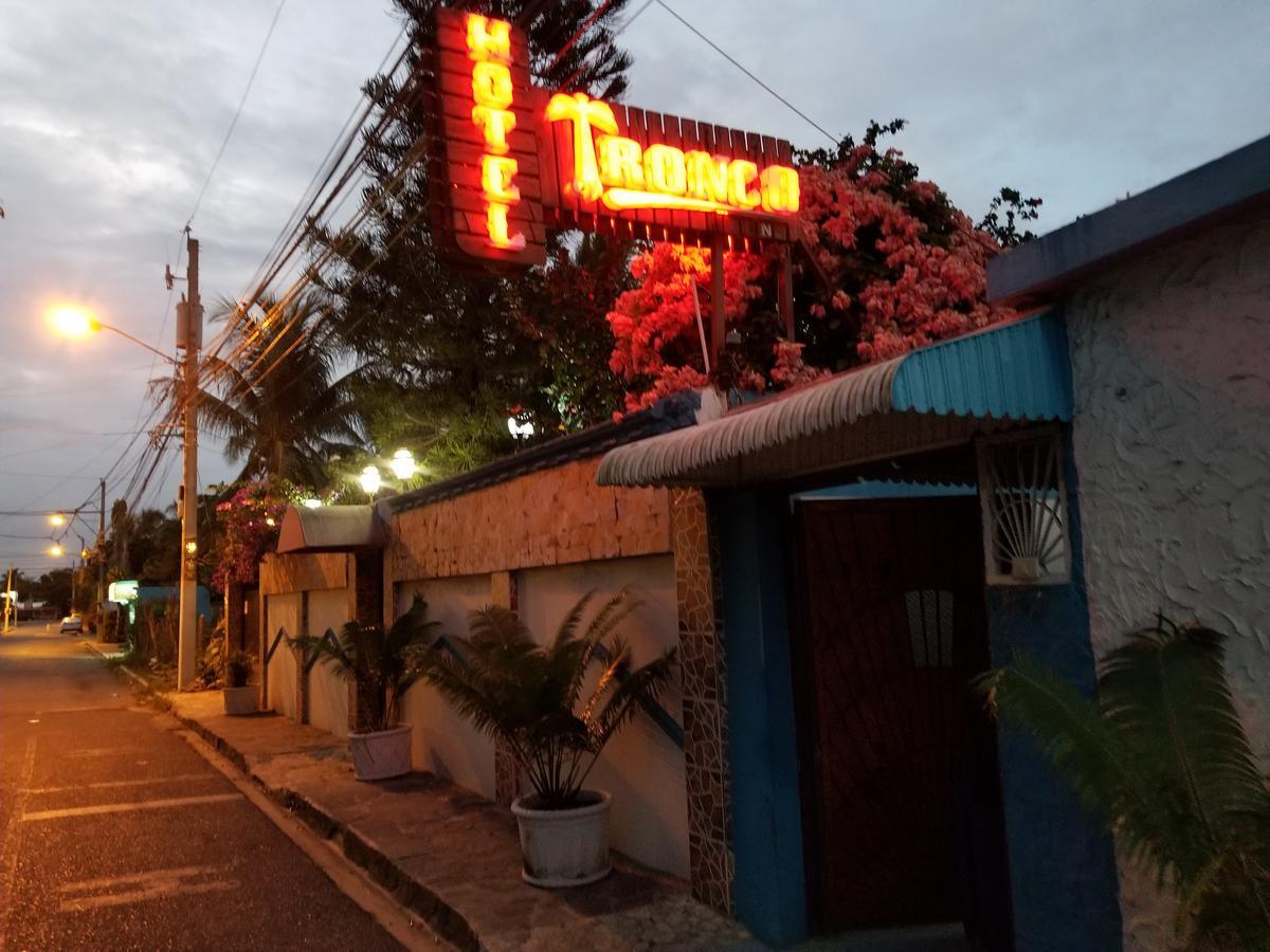 Hotel El Tronco Inc Boca Chica Bagian luar foto